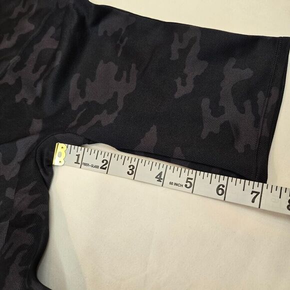 SPANX Look At Me Now Bike Shorts Black Camo Size Medium 7" Inseam 50180R‎ NWT - Picture 6 of 9